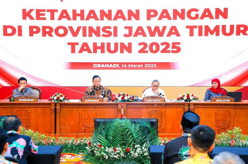Pimpin Rakor Ketahanan Pangan Bersama Dua Menko, Gubernur Khofifah Optimis Jatim Mampu Pertahankan Produksi Beras Tertinggi Nasional di 2025